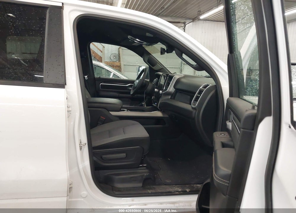 2025 RAM 1500 BIG HORN 4X4 5'7 BOX VIN: 1C6SRFFP0SN583981