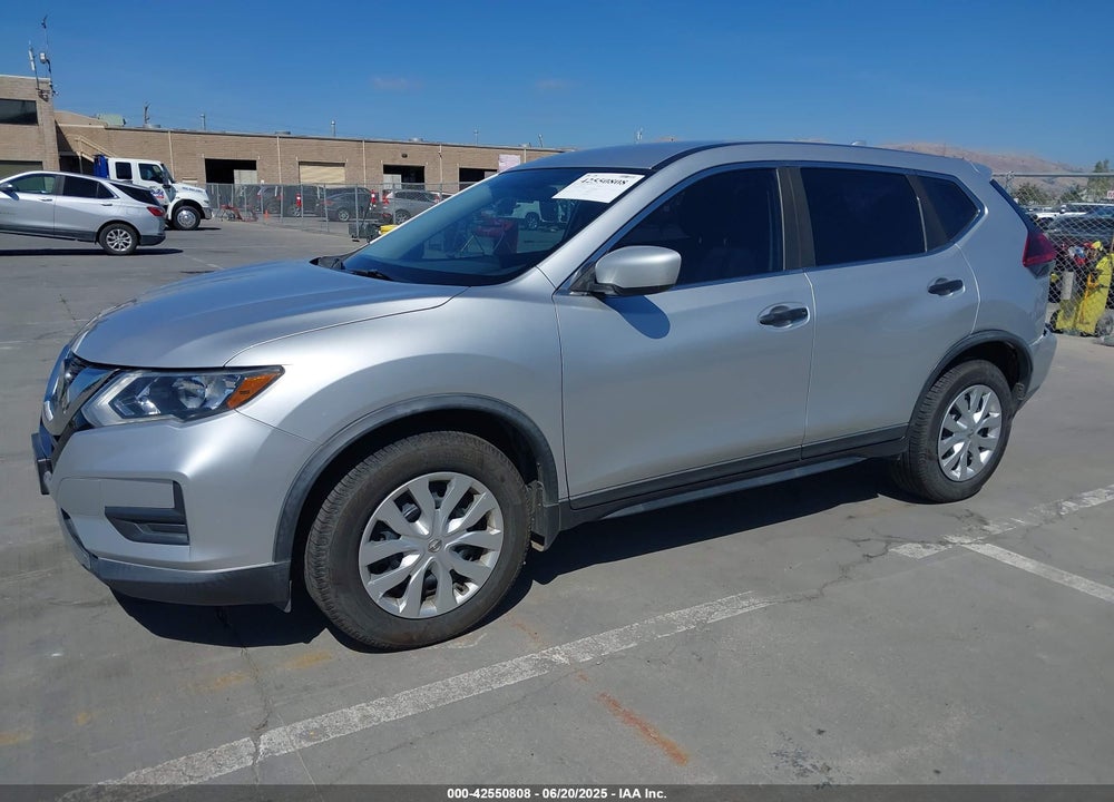 2018 NISSAN ROGUE S VIN: KNMAT2MV0JP508605