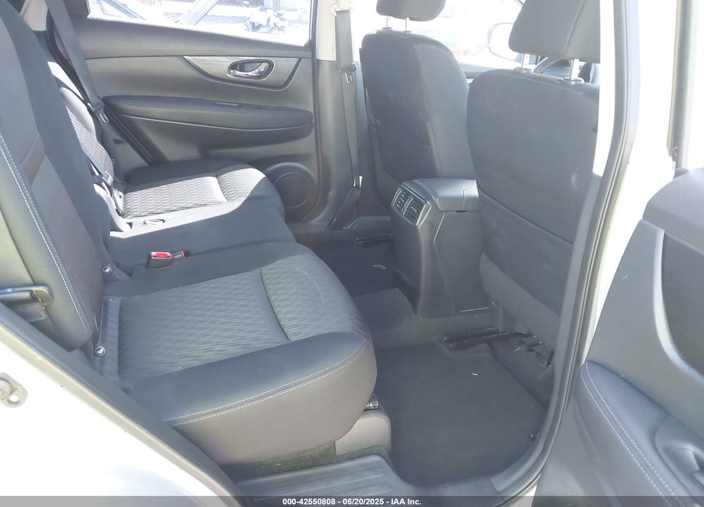2018 NISSAN ROGUE S VIN: KNMAT2MV0JP508605