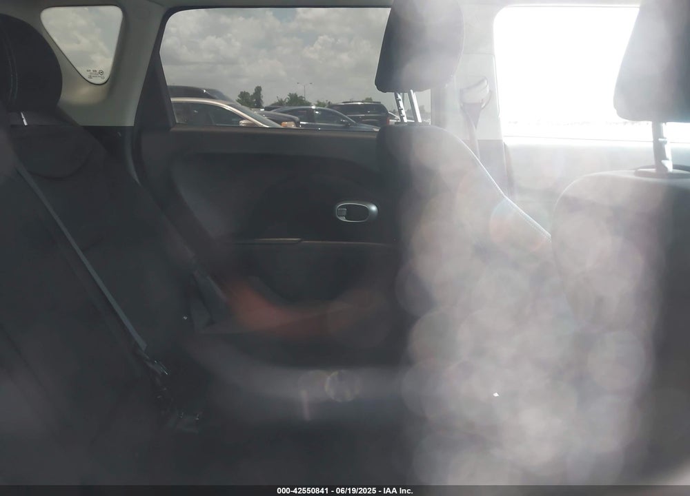 2014 KIA SOUL VIN: KNDJN2A24E7028951
