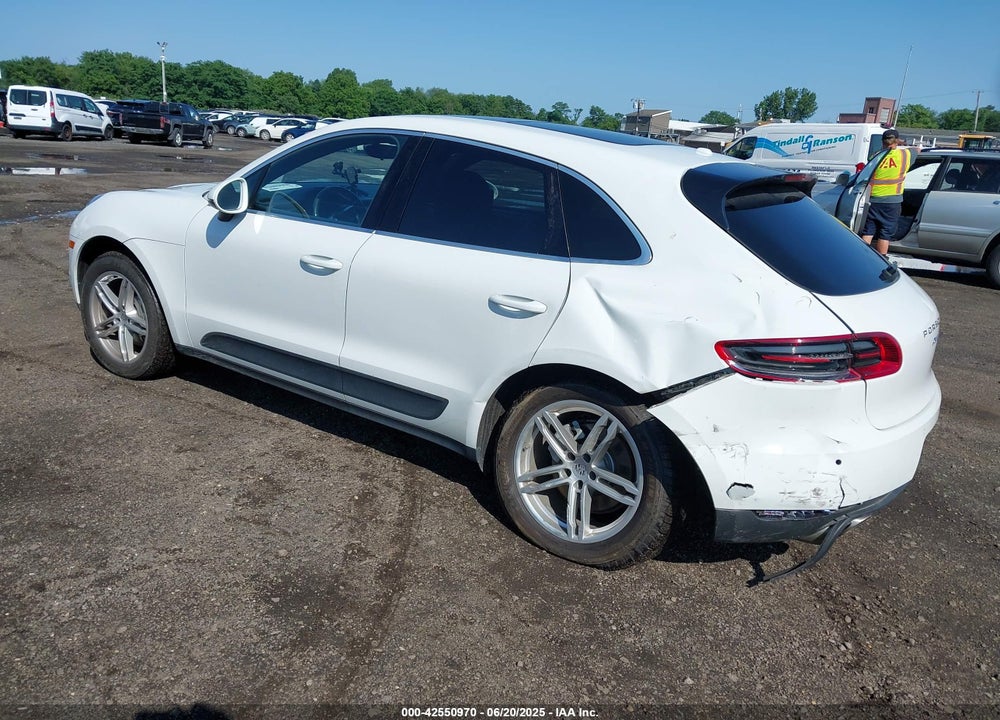 2017 PORSCHE MACAN S VIN: WP1AB2A52HLB18936