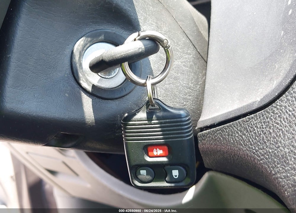 2007 FORD FOCUS S/SE/SES VIN: 1FAHP34N37W184143