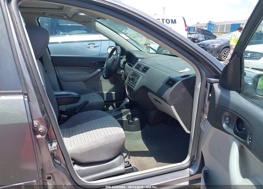 2007 FORD FOCUS S/SE/SES VIN: 1FAHP34N37W184143