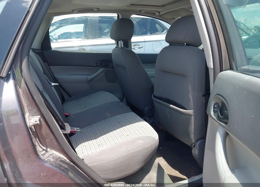 2007 FORD FOCUS S/SE/SES VIN: 1FAHP34N37W184143