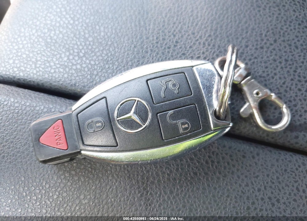 2011 MERCEDES-BENZ C CLASS VIN: WDDGF8BB0BR135476