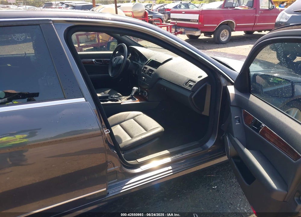 2011 MERCEDES-BENZ C CLASS VIN: WDDGF8BB0BR135476