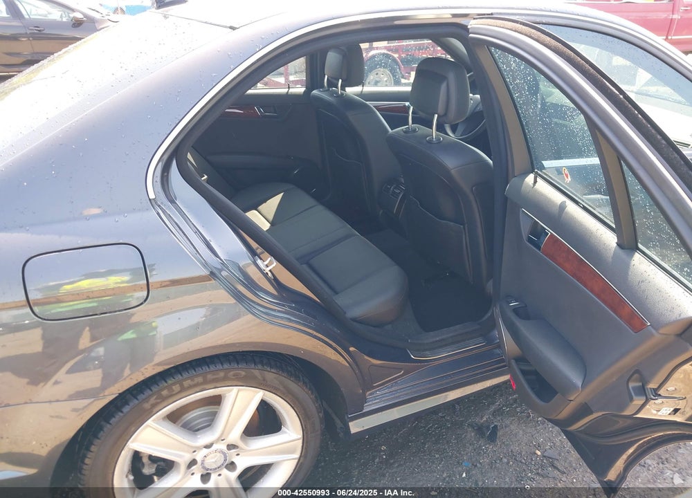 2011 MERCEDES-BENZ C CLASS VIN: WDDGF8BB0BR135476