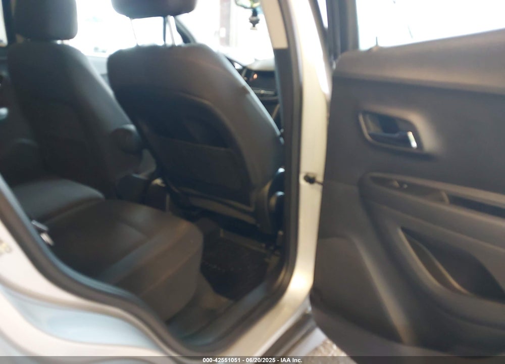 2020 CHEVROLET TRAX VIN: 3GNCJNSB0LL145009