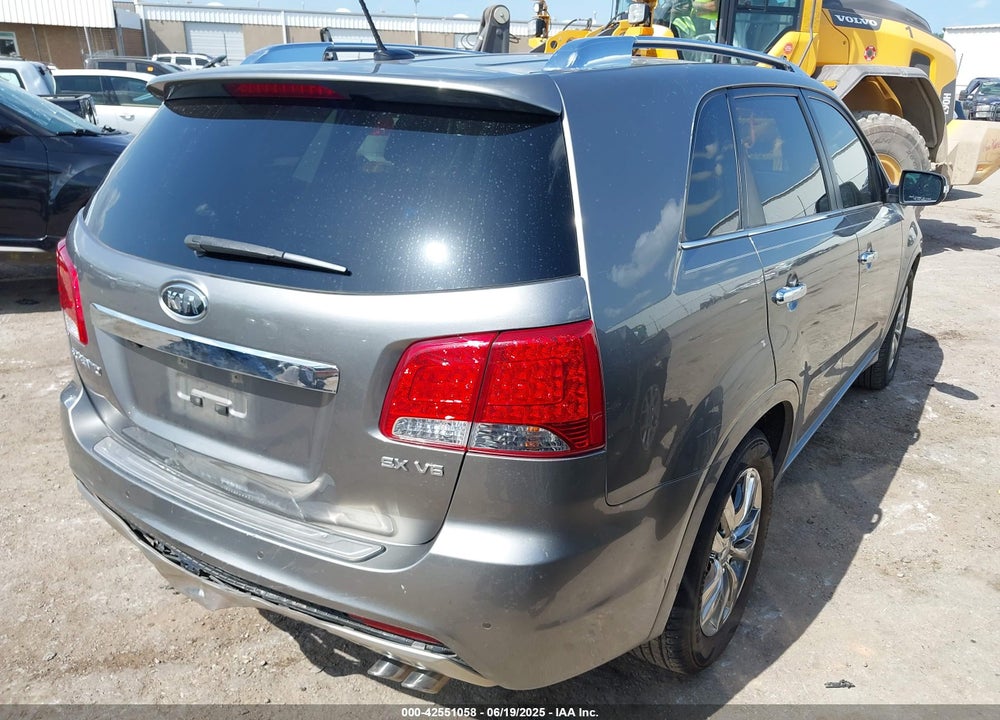 2013 KIA SORENTO SX VIN: 5XYKW4A2XDG331134