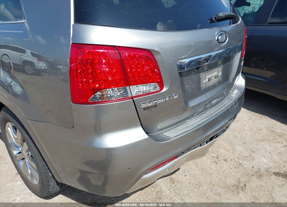 2013 KIA SORENTO SX VIN: 5XYKW4A2XDG331134