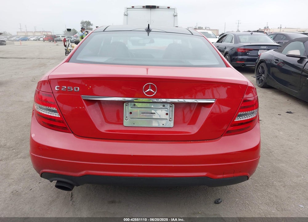 2014 MERCEDES-BENZ C CLASS VIN: WDDGJ4HB4EG300833