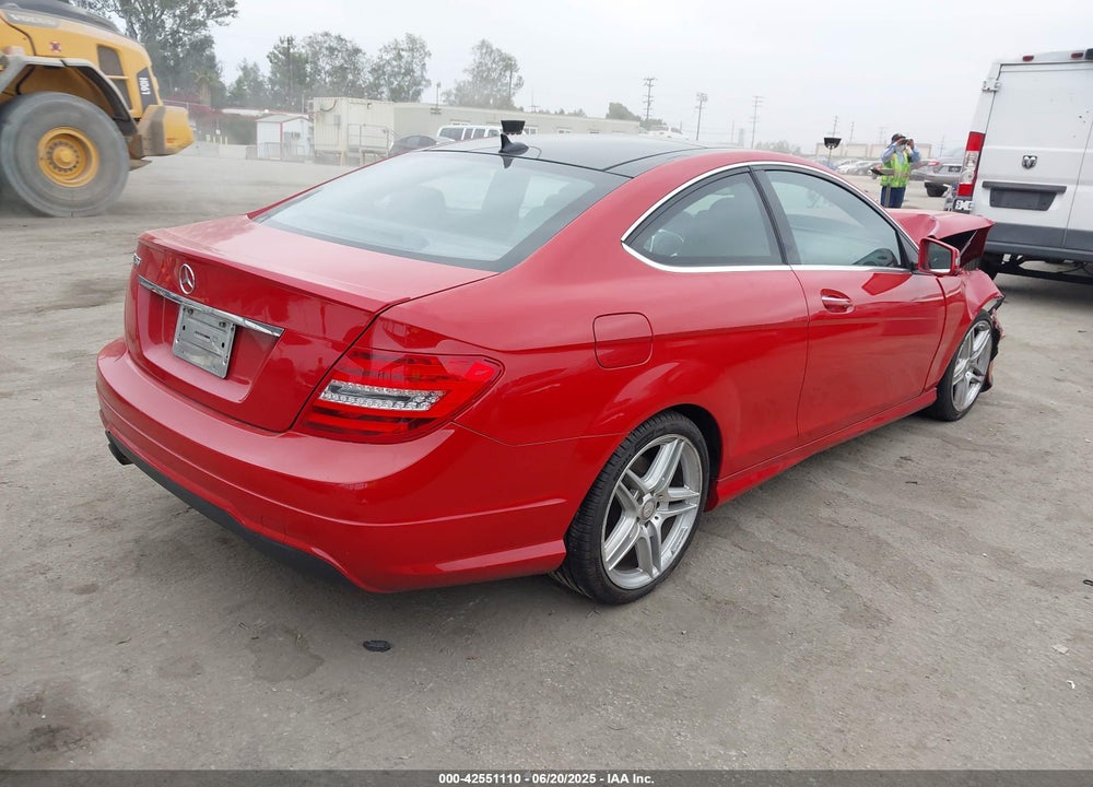 2014 MERCEDES-BENZ C CLASS VIN: WDDGJ4HB4EG300833