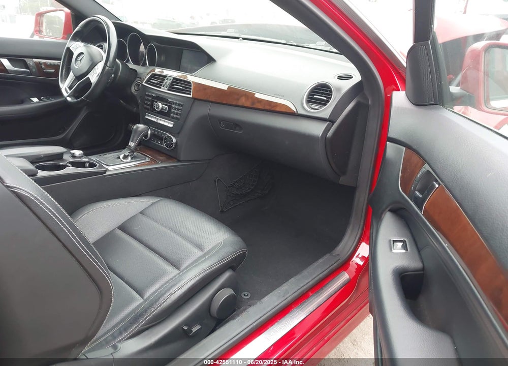 2014 MERCEDES-BENZ C CLASS VIN: WDDGJ4HB4EG300833