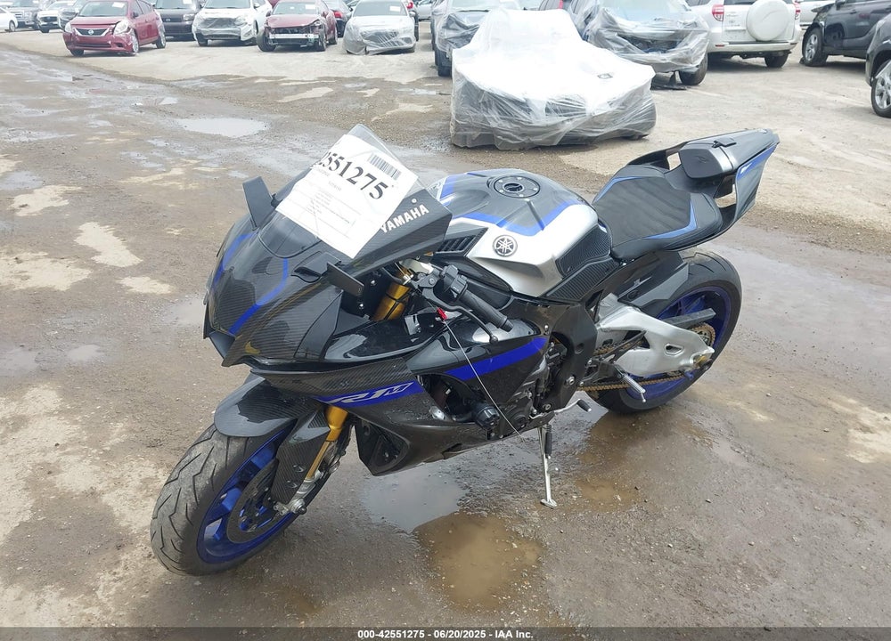 2022 YAMAHA YZFR1M VIN: JYARN67Y2NA000392