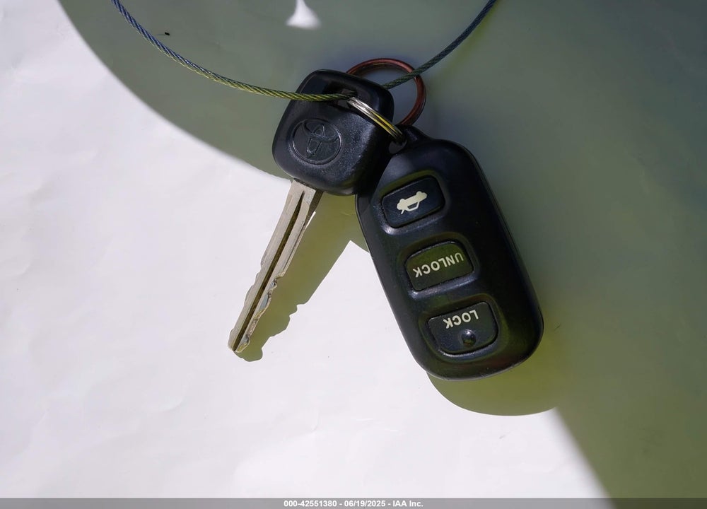 2003 TOYOTA CAMRY LE VIN: 4T1BE32K23U152137