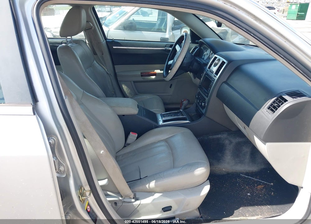 2005 CHRYSLER 300C VIN: 2C3AA63H35H560253