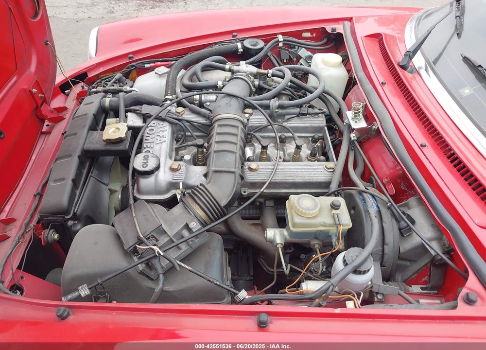 1986 ALFA ROMEO VELOCE 2000 SPIDER VIN: ZARBA5418G1040472