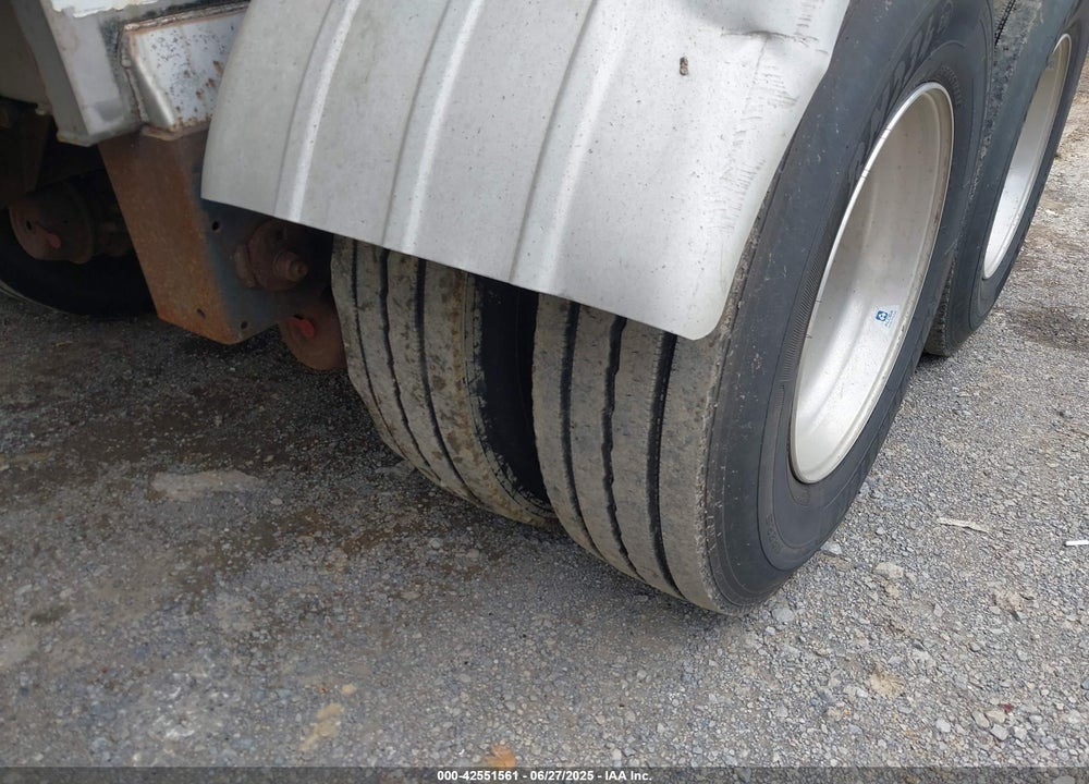 2005 WALKER STAINLESS EQUIP CO TANK SEMI TRAILER VIN: 5WSAA45265N037626