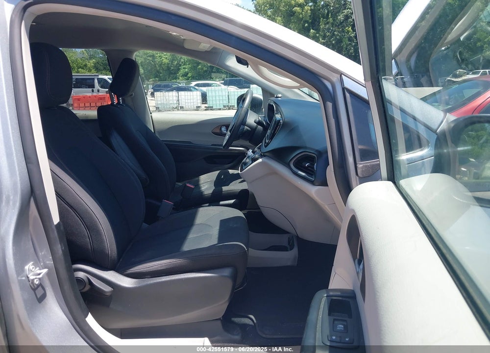 2017 CHRYSLER PACIFICA LX VIN: 2C4RC1CG1HR837189