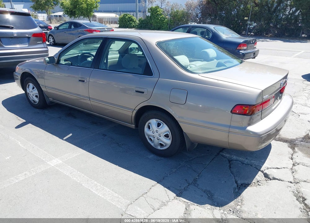 1999 TOYOTA CAMRY LE VIN: 4T1BG22K1XU526960
