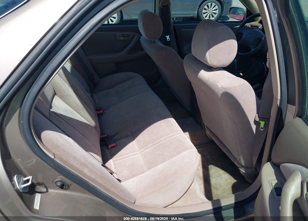 1999 TOYOTA CAMRY LE VIN: 4T1BG22K1XU526960
