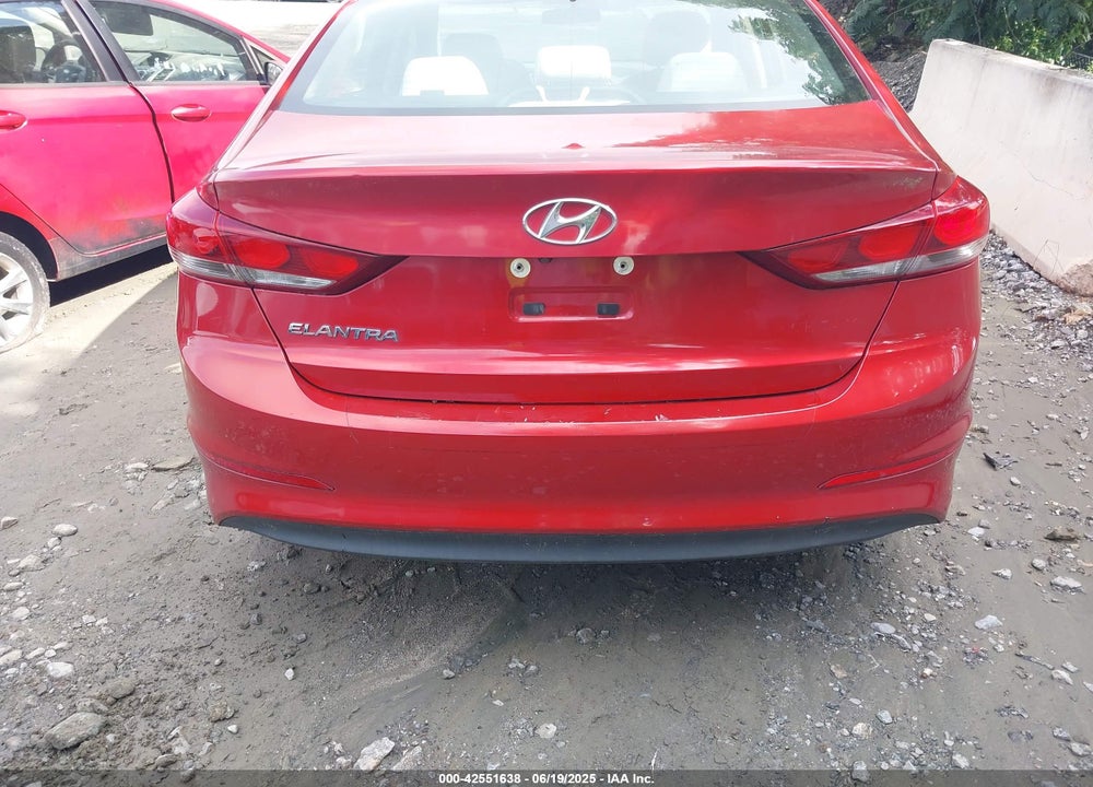 2017 HYUNDAI ELANTRA VIN: 5NPD84LF5HH116486