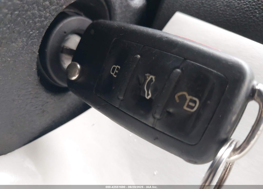 2013 VOLKSWAGEN JETTA 2.5L SE VIN: 3VWDP7AJXDM359918