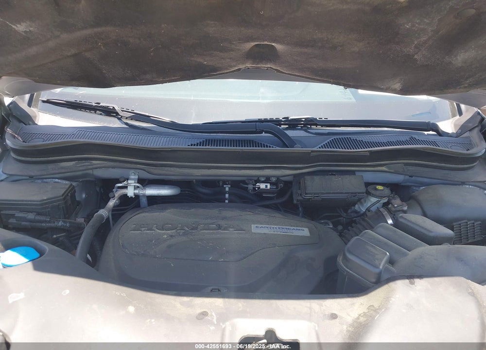 2018 HONDA PILOT VIN: 5FNYF5H10JB001132