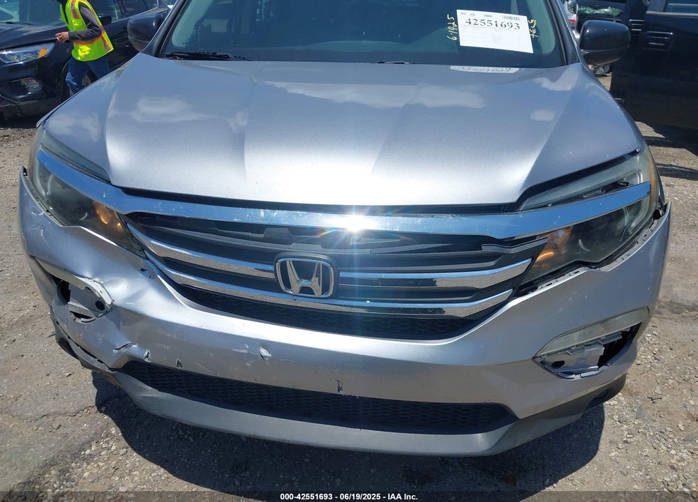 2018 HONDA PILOT VIN: 5FNYF5H10JB001132