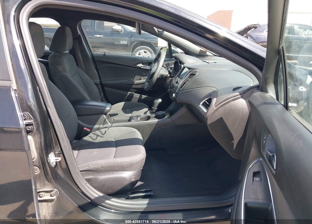2019 CHEVROLET CRUZE VIN: 1G1BE5SM5K7141544