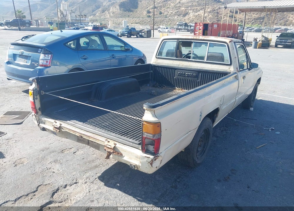 1985 TOYOTA PICKUP 1/2 TON RN55 DLX VIN: JT4RN55D7F0106536