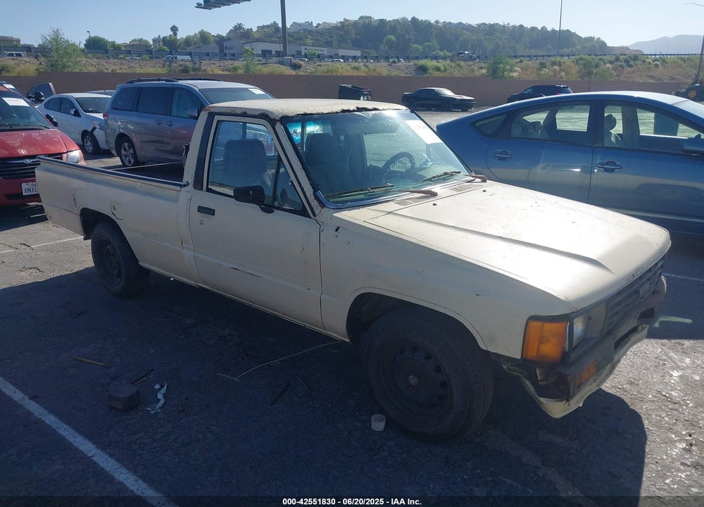 1985 TOYOTA PICKUP 1/2 TON RN55 DLX VIN: JT4RN55D7F0106536