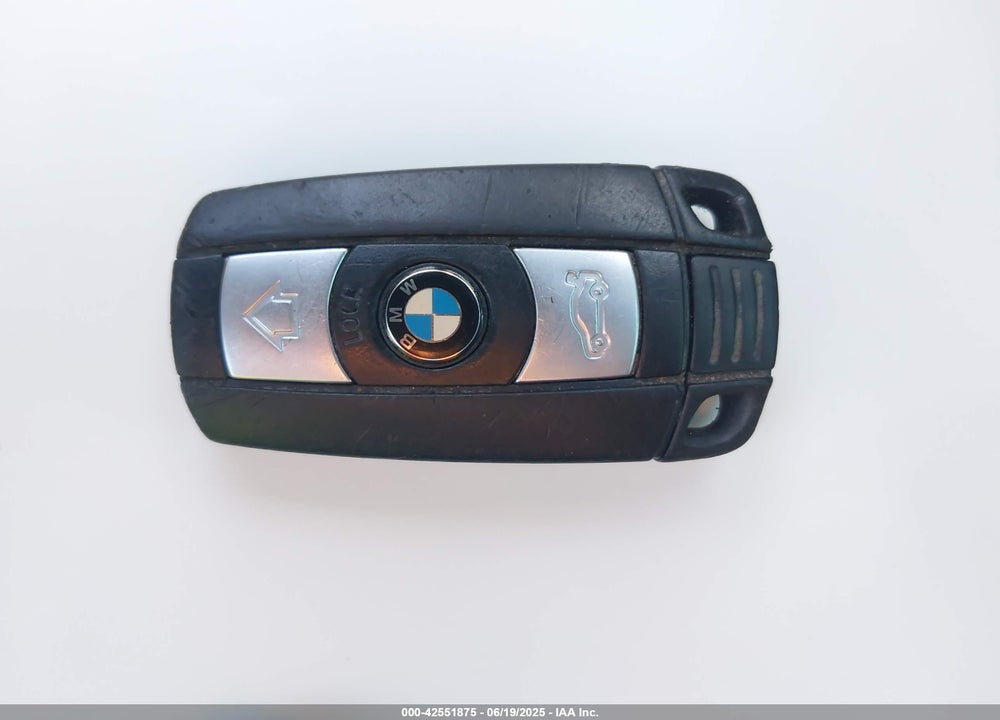 2010 BMW 328I VIN: WBAPH7G57ANM53843