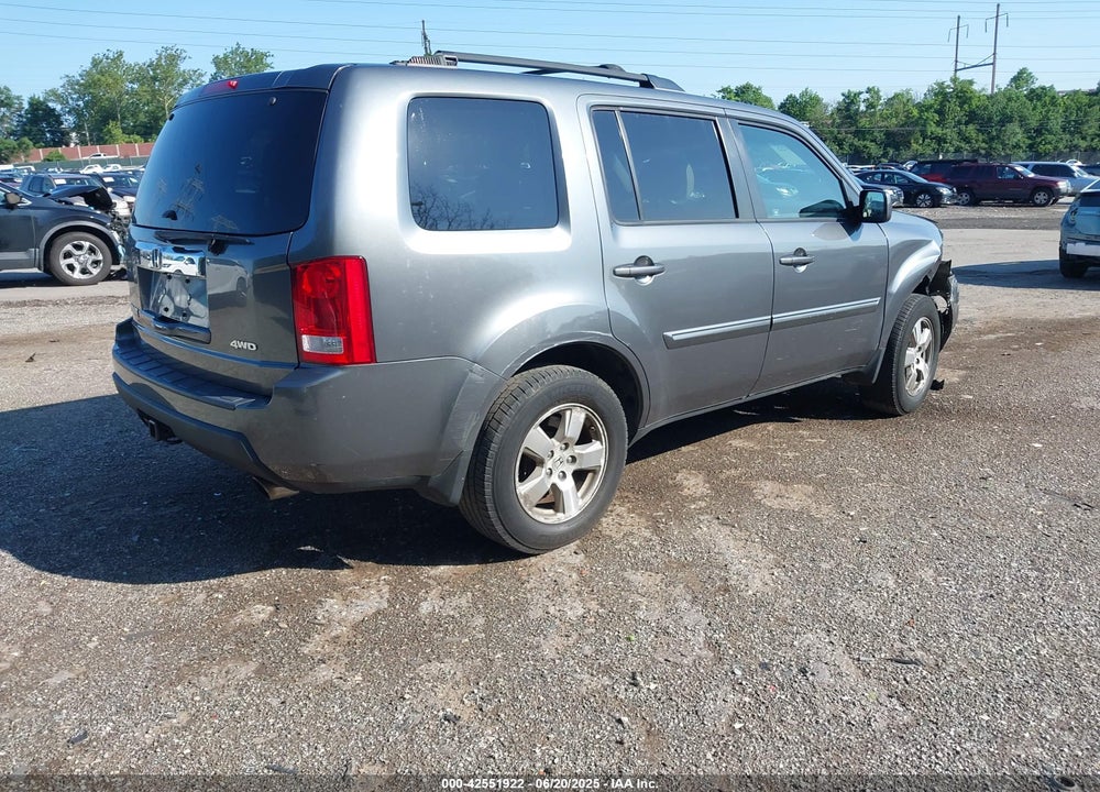 2011 HONDA PILOT VIN: 5FNYF4H56BB069918