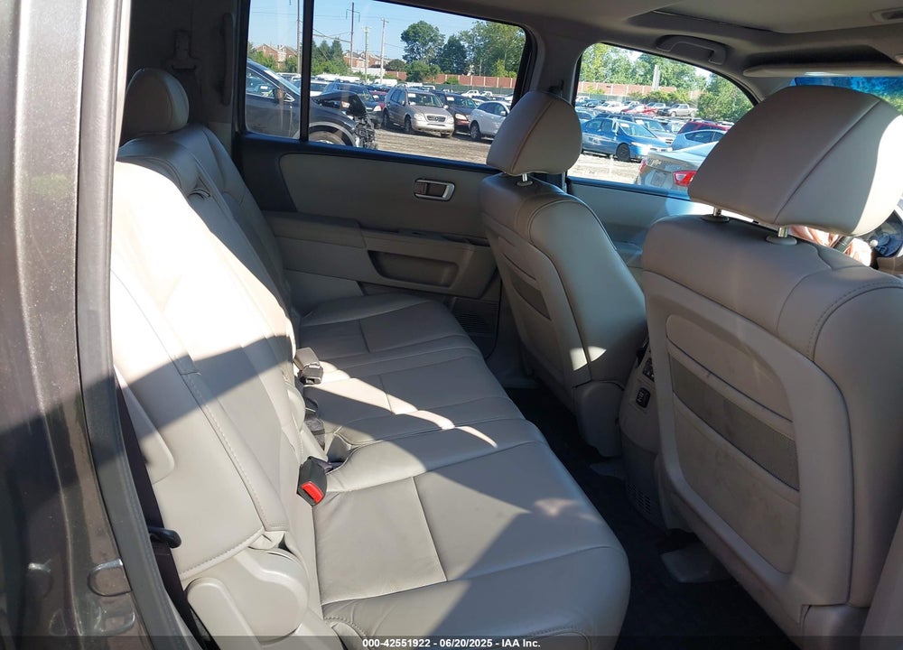 2011 HONDA PILOT VIN: 5FNYF4H56BB069918