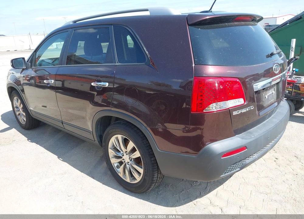 2011 KIA SORENTO EX VIN: 5XYKUDA12BG071970