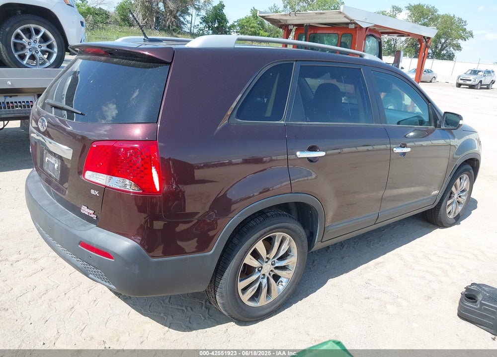 2011 KIA SORENTO EX VIN: 5XYKUDA12BG071970