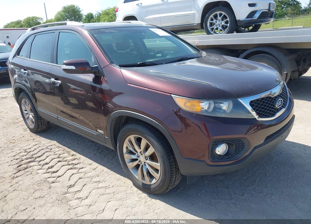 2011 KIA SORENTO EX VIN: 5XYKUDA12BG071970