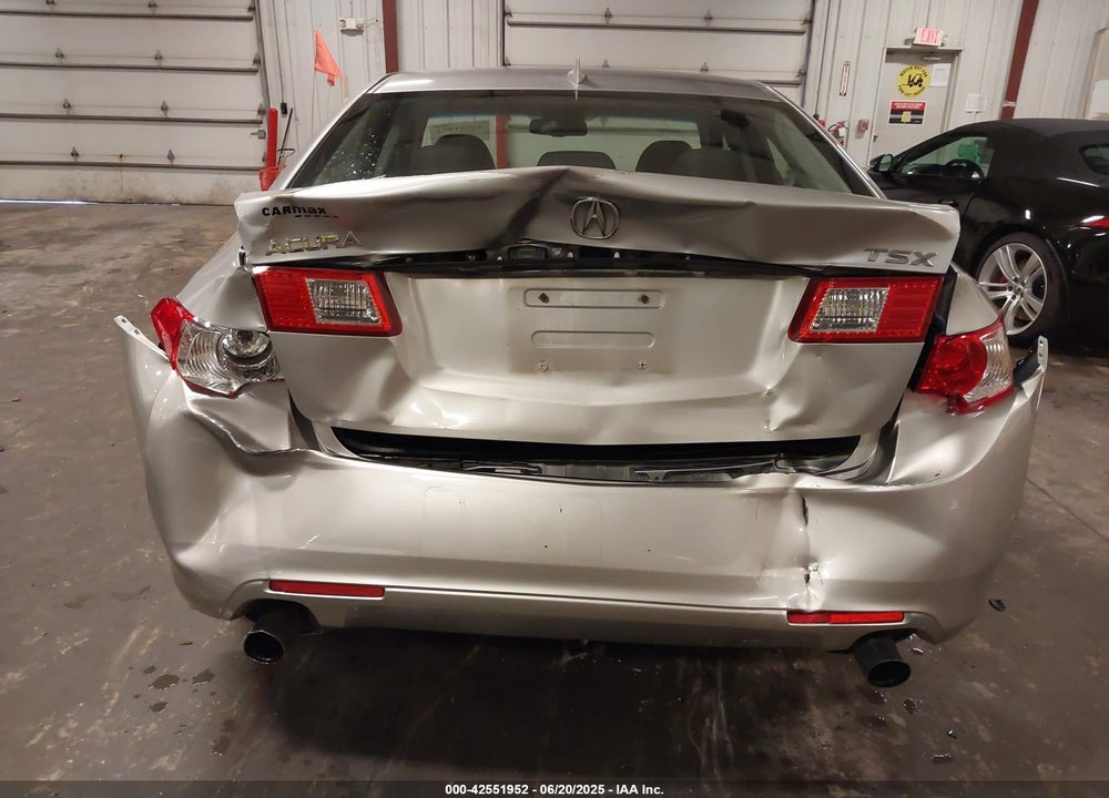 2010 ACURA TSX VIN: JH4CU2F63AC032884