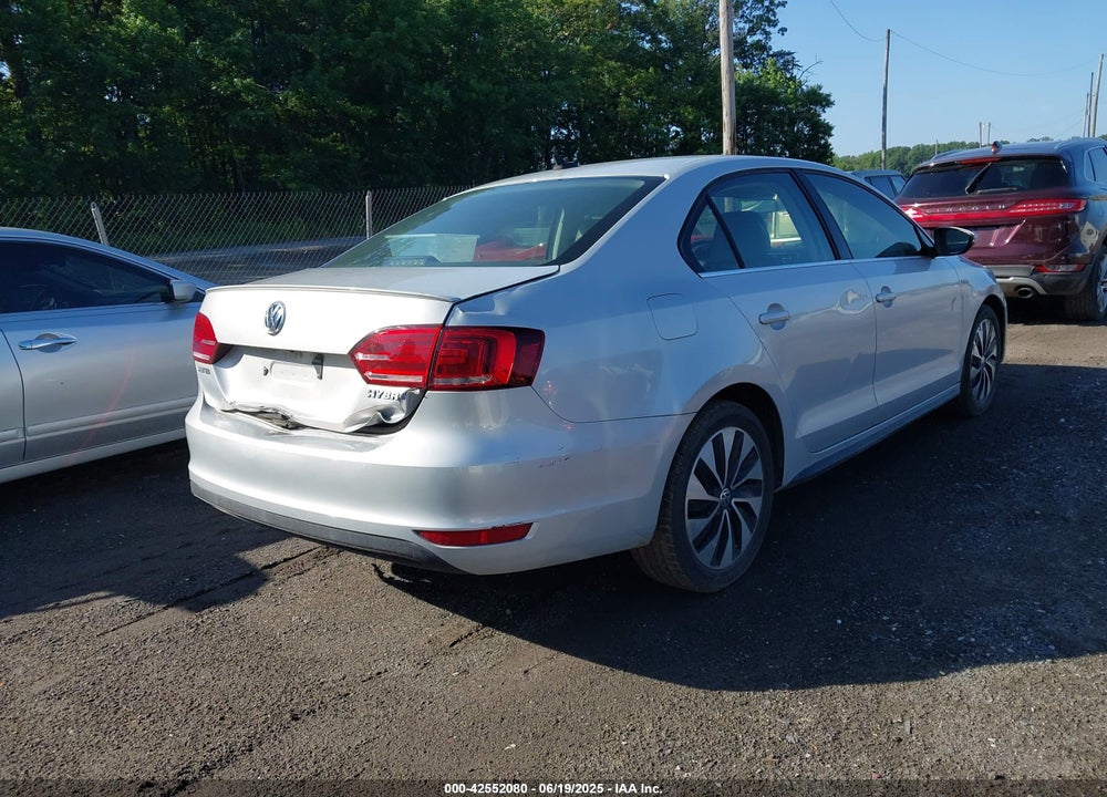 2013 VOLKSWAGEN JETTA HYBRID VIN: 3VW637AJ3DM213882