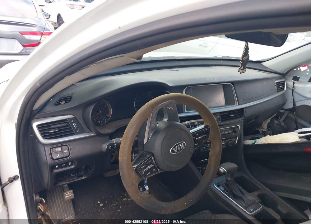 2019 KIA OPTIMA VIN: 5XXGT4L33KG350520