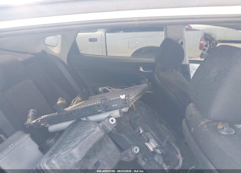 2019 KIA OPTIMA VIN: 5XXGT4L33KG350520