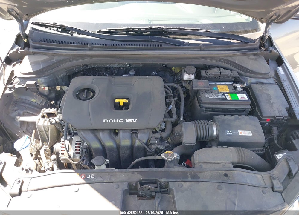 2017 HYUNDAI ELANTRA VIN: KMHD84LF0HU327211