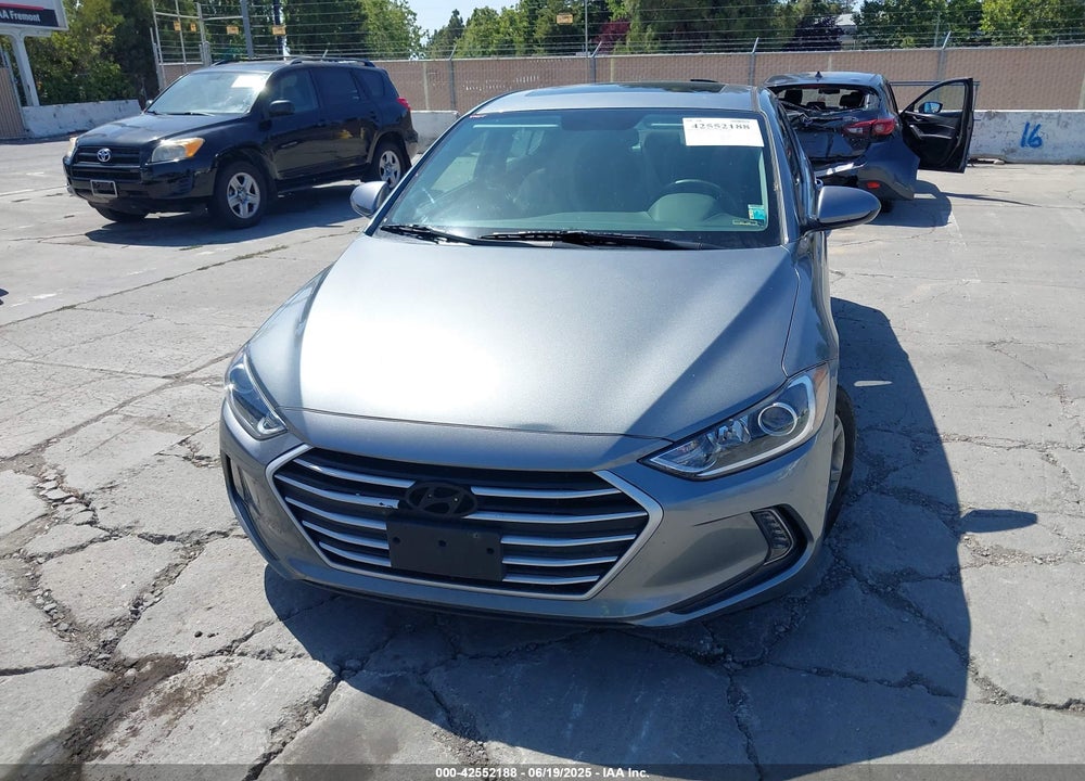 2017 HYUNDAI ELANTRA VIN: KMHD84LF0HU327211