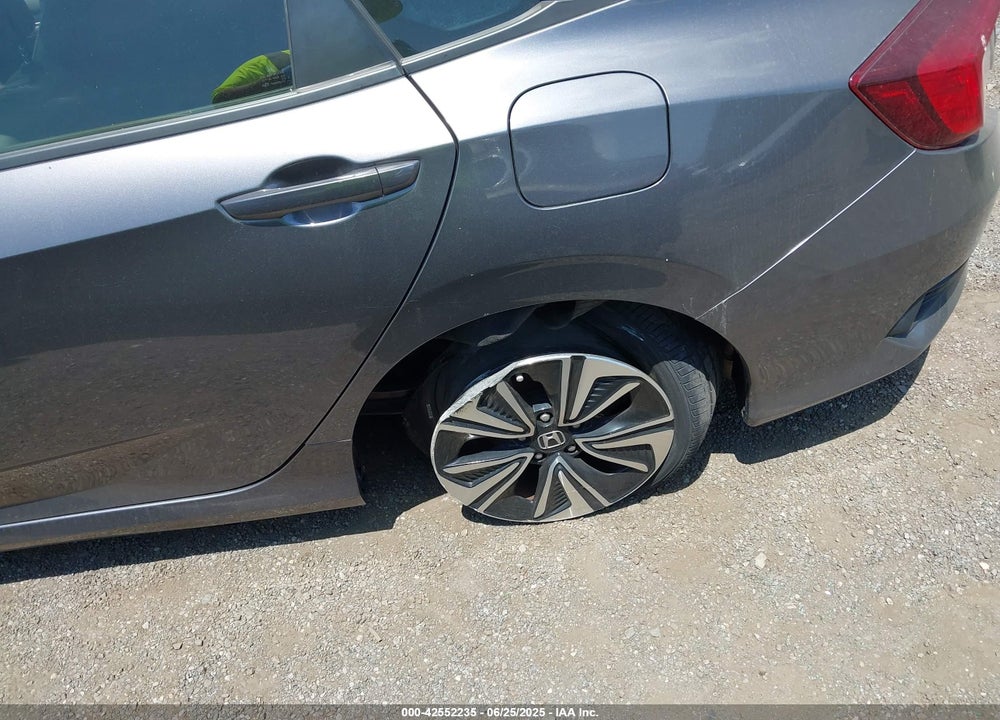 2018 HONDA CIVIC VIN: JHMFC1F73JX036333