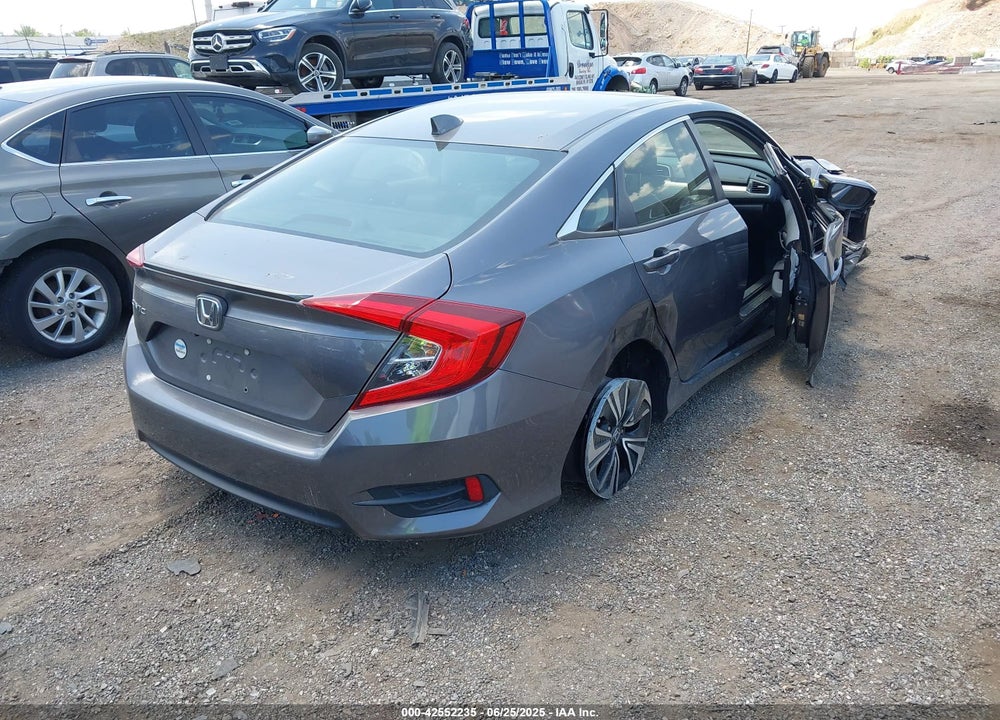 2018 HONDA CIVIC VIN: JHMFC1F73JX036333