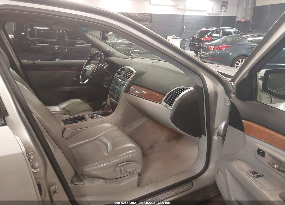 2008 CADILLAC SRX VIN: 1GYEE437780136042