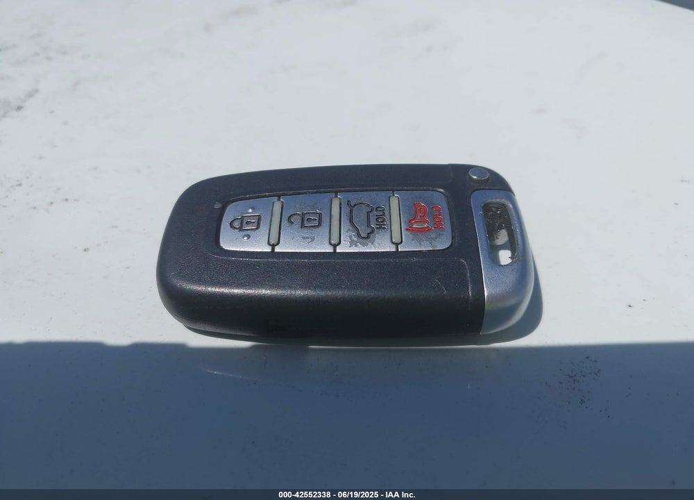 2013 HYUNDAI VELOSTER VIN: KMHTC6AD6DU091813