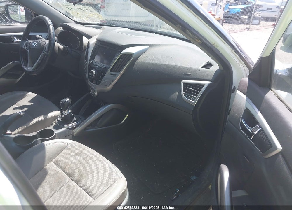 2013 HYUNDAI VELOSTER VIN: KMHTC6AD6DU091813