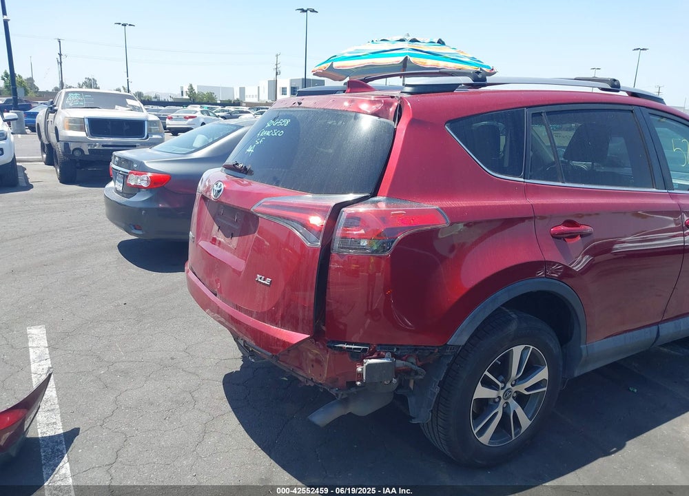 2018 TOYOTA RAV4 XLE VIN: 2T3WFREV4JW505053